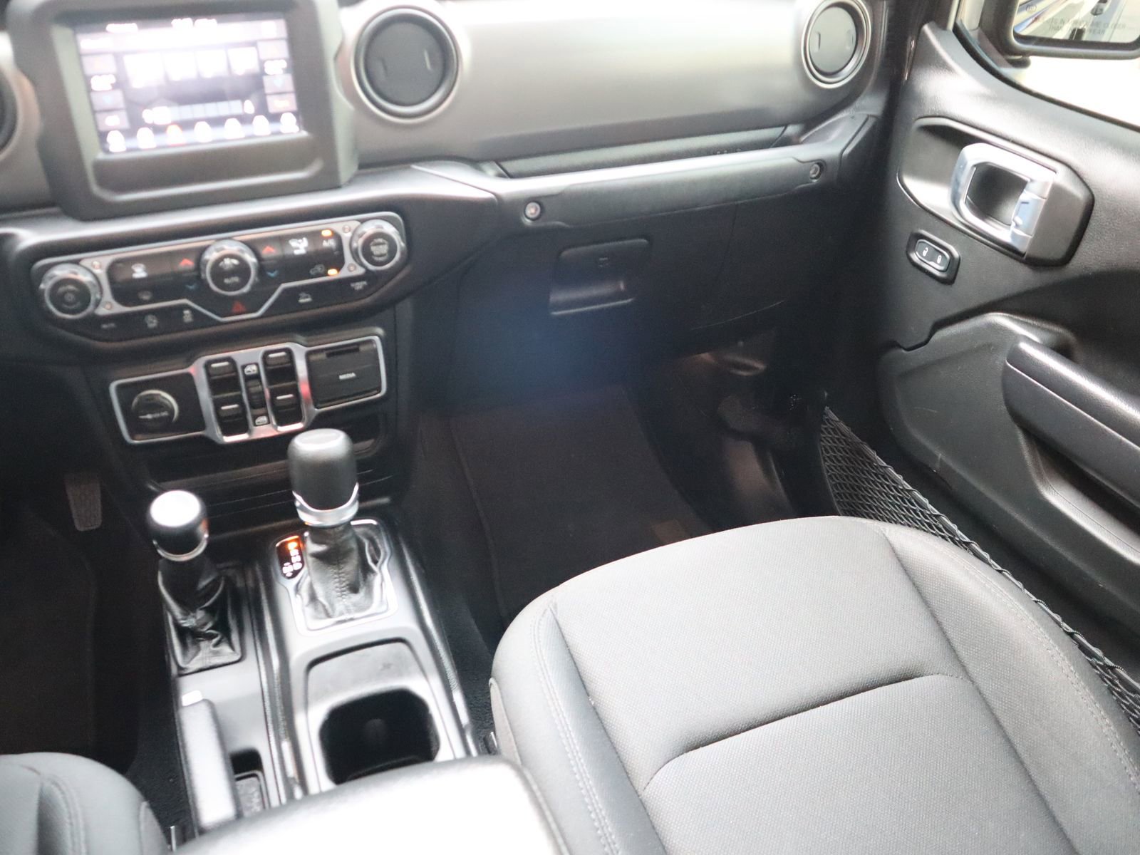 Used 2021 Jeep Gladiator Sport image 29