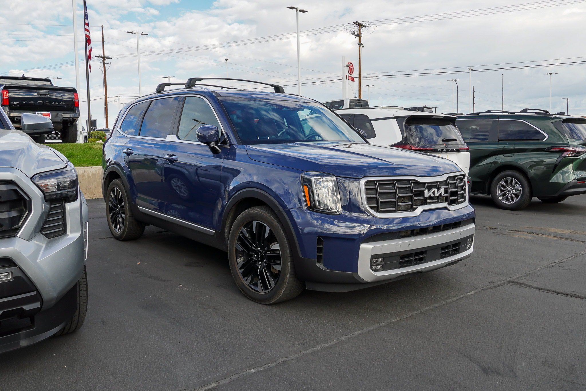Used 2024 Kia Telluride SX Prestige AWD/4WD image 2