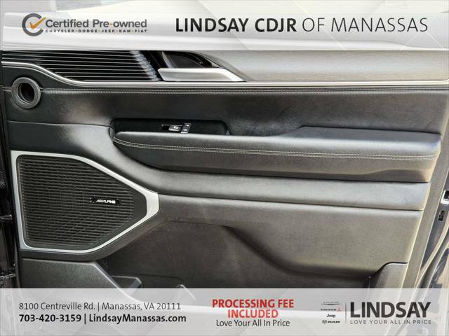 Certified 2025 Jeep Wagoneer L Series II w/ Premium Group I AWD/4WD image 12
