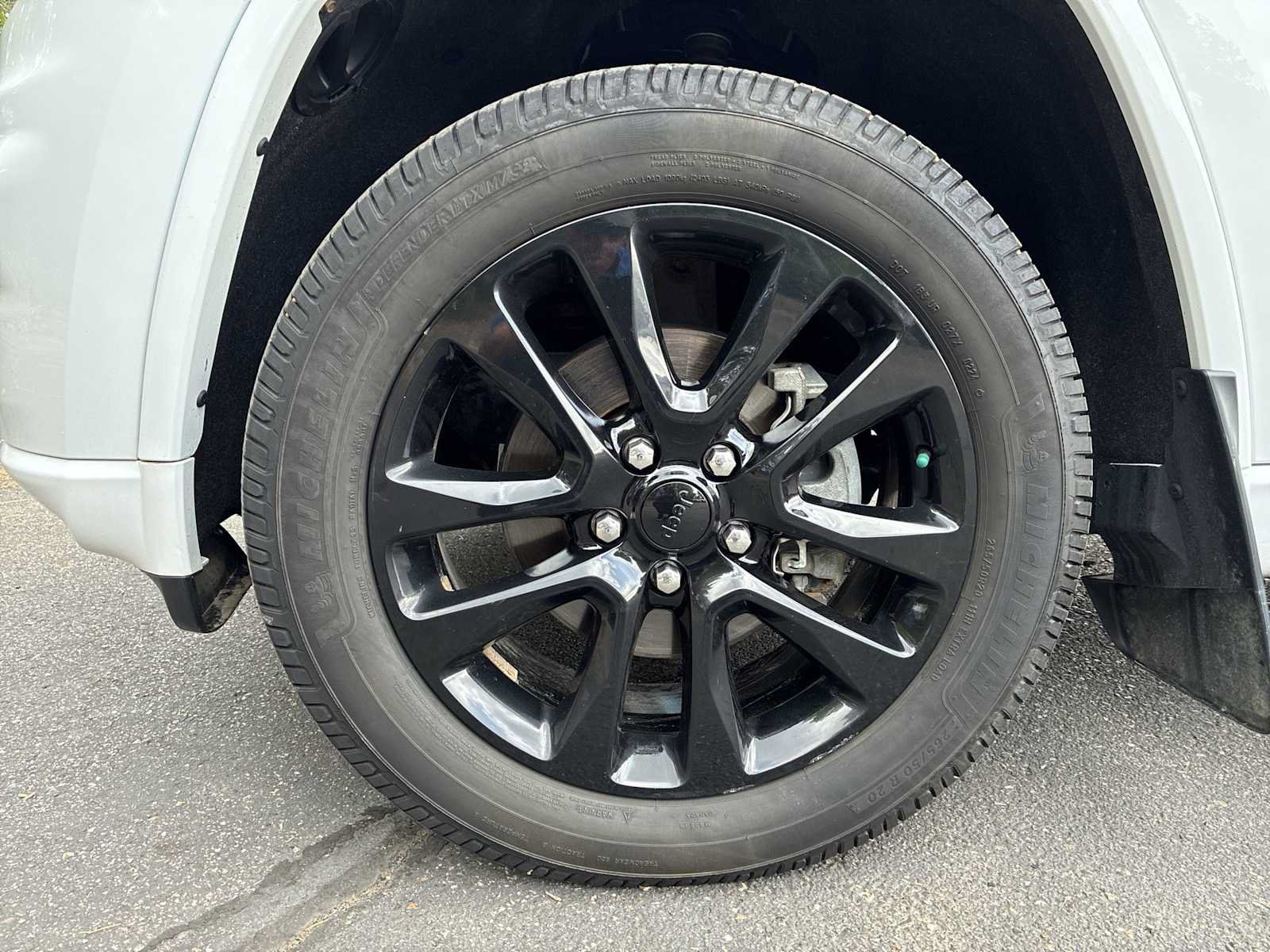 Used 2020 Jeep Grand Cherokee Altitude AWD/4WD image 19