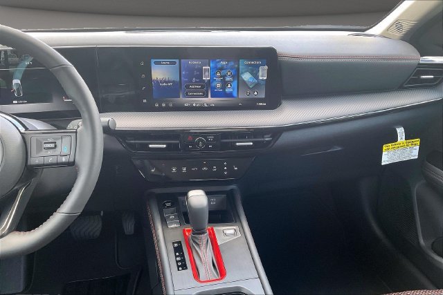 New 2026 Nissan Kicks SR w/ SR Premium Package FWD image 6