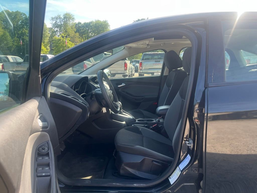 Used 2014 Ford Focus SE FWD image 19