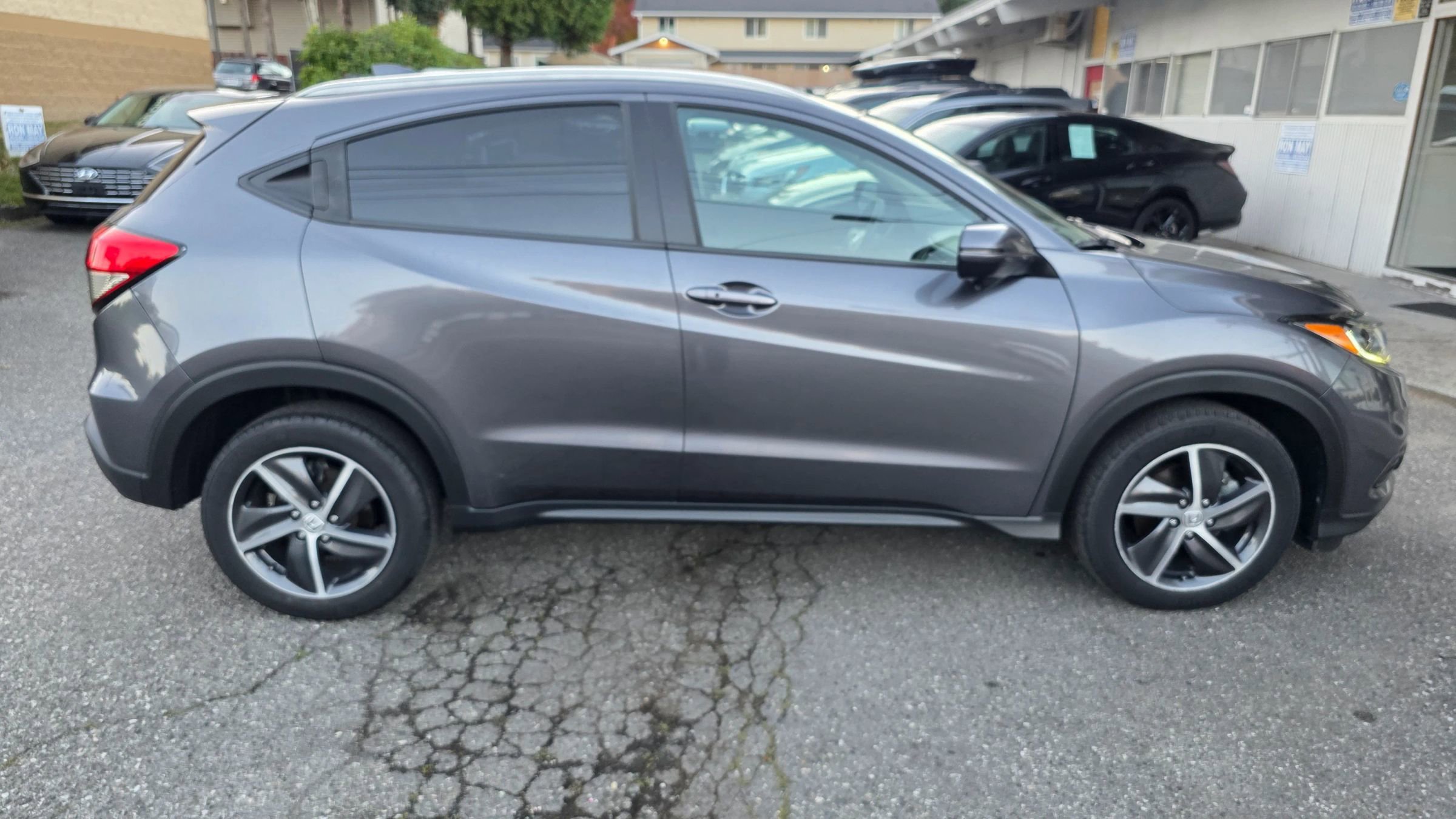 Used 2022 Honda HR-V EX image 4