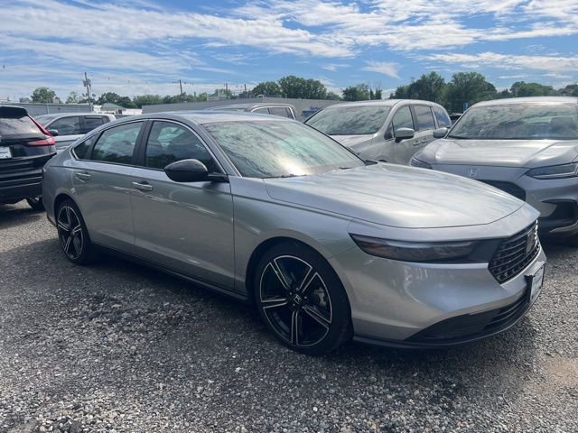 Used 2024 Honda Accord Sport image 3