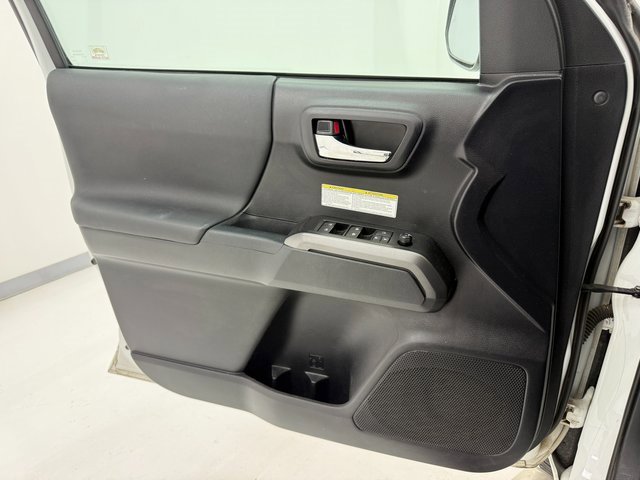 Used 2019 Toyota Tacoma TRD Off-Road image 17