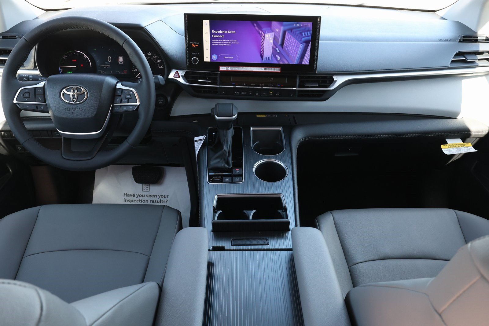 New 2026 Toyota Sienna XLE FWD image 2