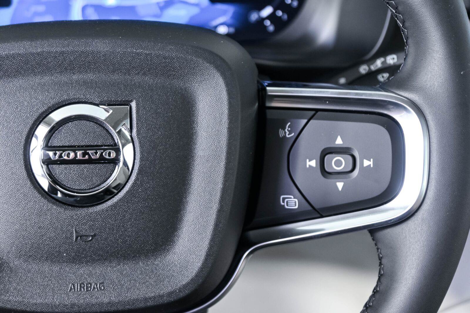 New 2026 Volvo XC40 B5 Plus w/ Climate Package AWD/4WD image 11