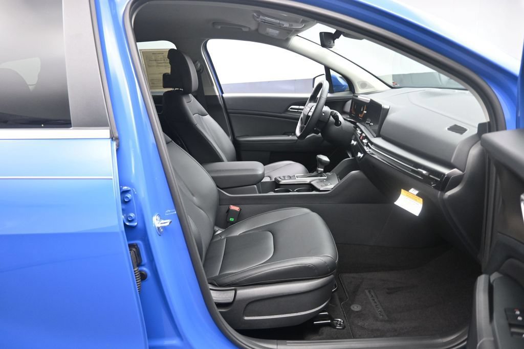 Used 2026 Kia Sportage EX FWD image 29