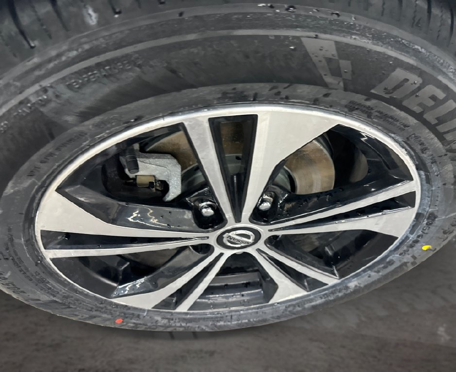 Used 2022 Nissan Sentra SV FWD image 18
