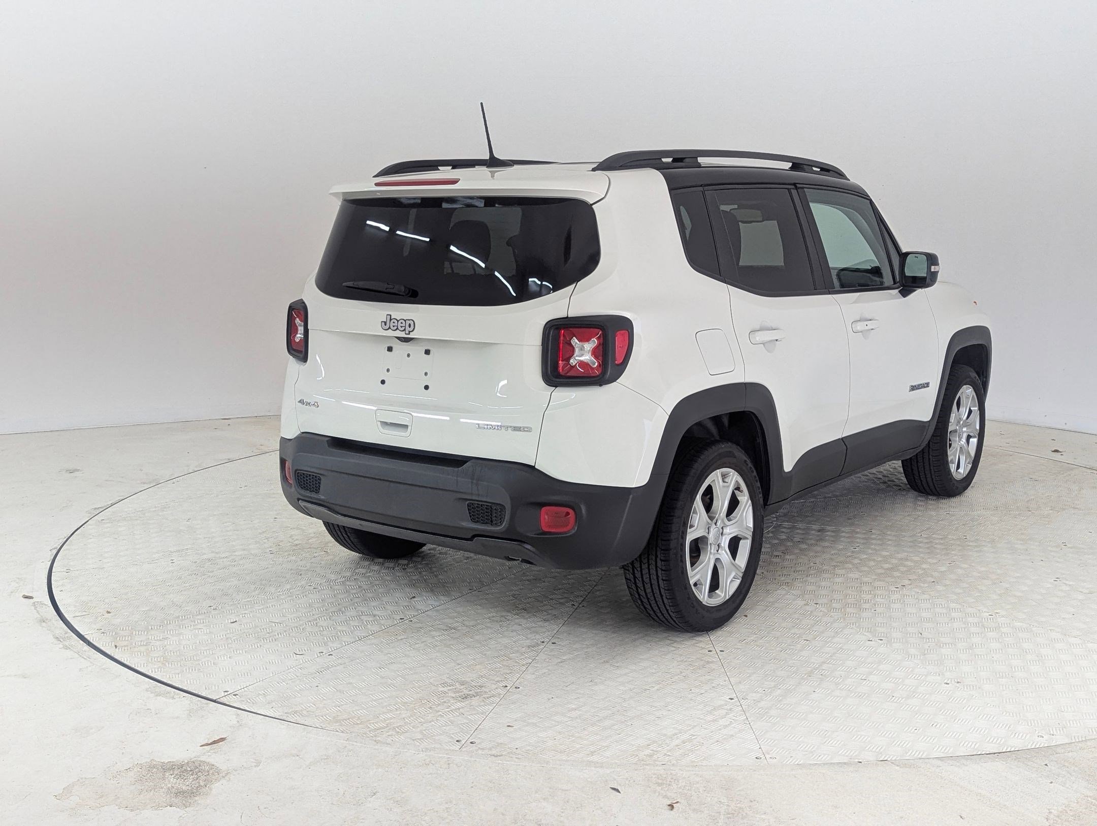 Used 2022 Jeep Renegade Limited image 9