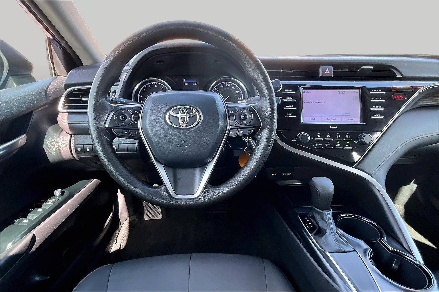 Used 2020 Toyota Camry LE FWD image 5