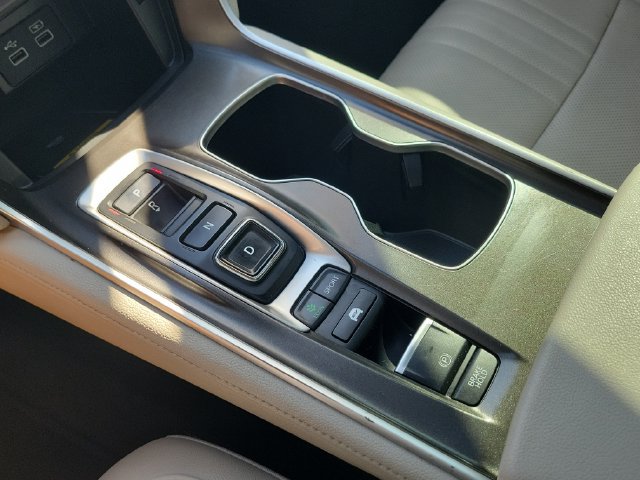 Used 2021 Honda Accord Touring image 16