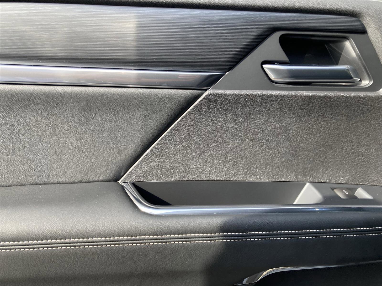 New 2026 GMC Acadia Elevation w/ Elevation Premium Package image 17