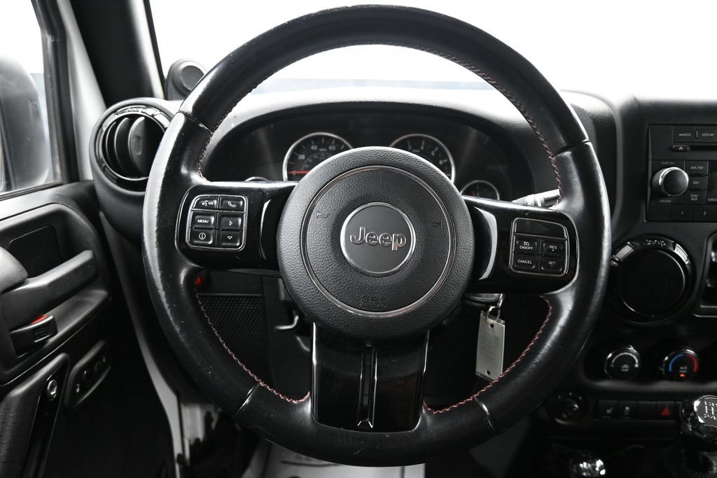 Used 2012 Jeep Wrangler Unlimited Sahara AWD/4WD image 14
