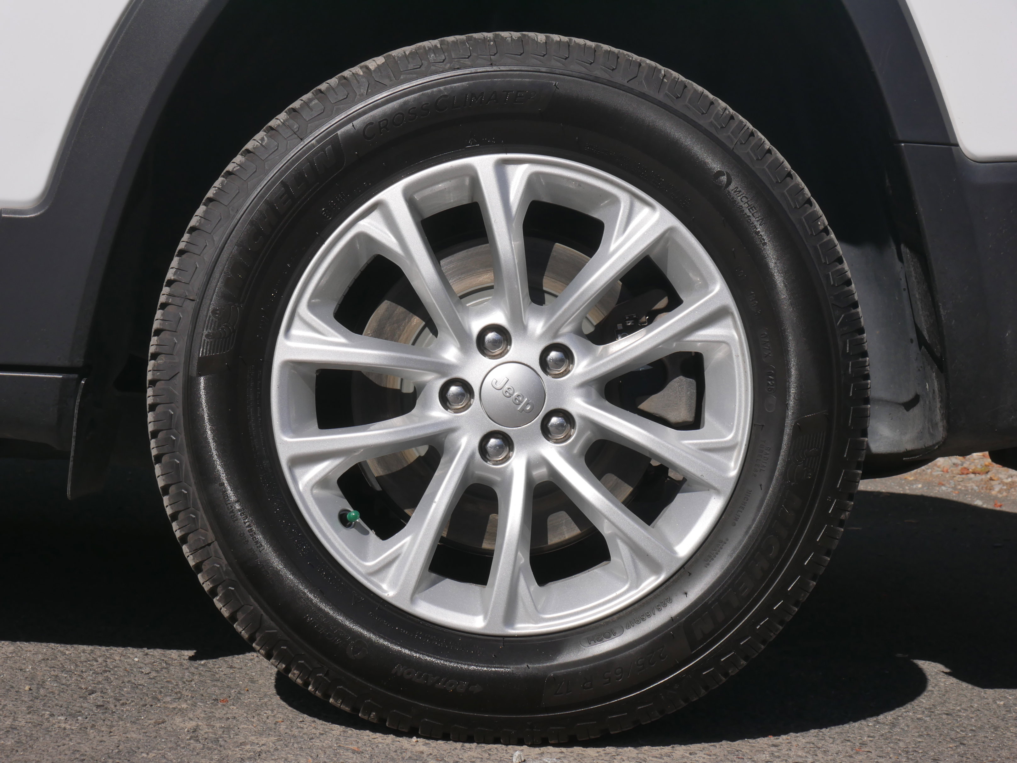 Used 2020 Jeep Cherokee Latitude image 18