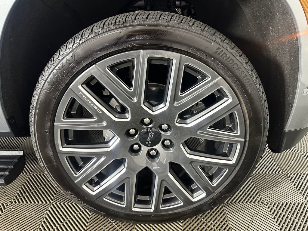 Used 2025 GMC Yukon XL Denali Ultimate image 32