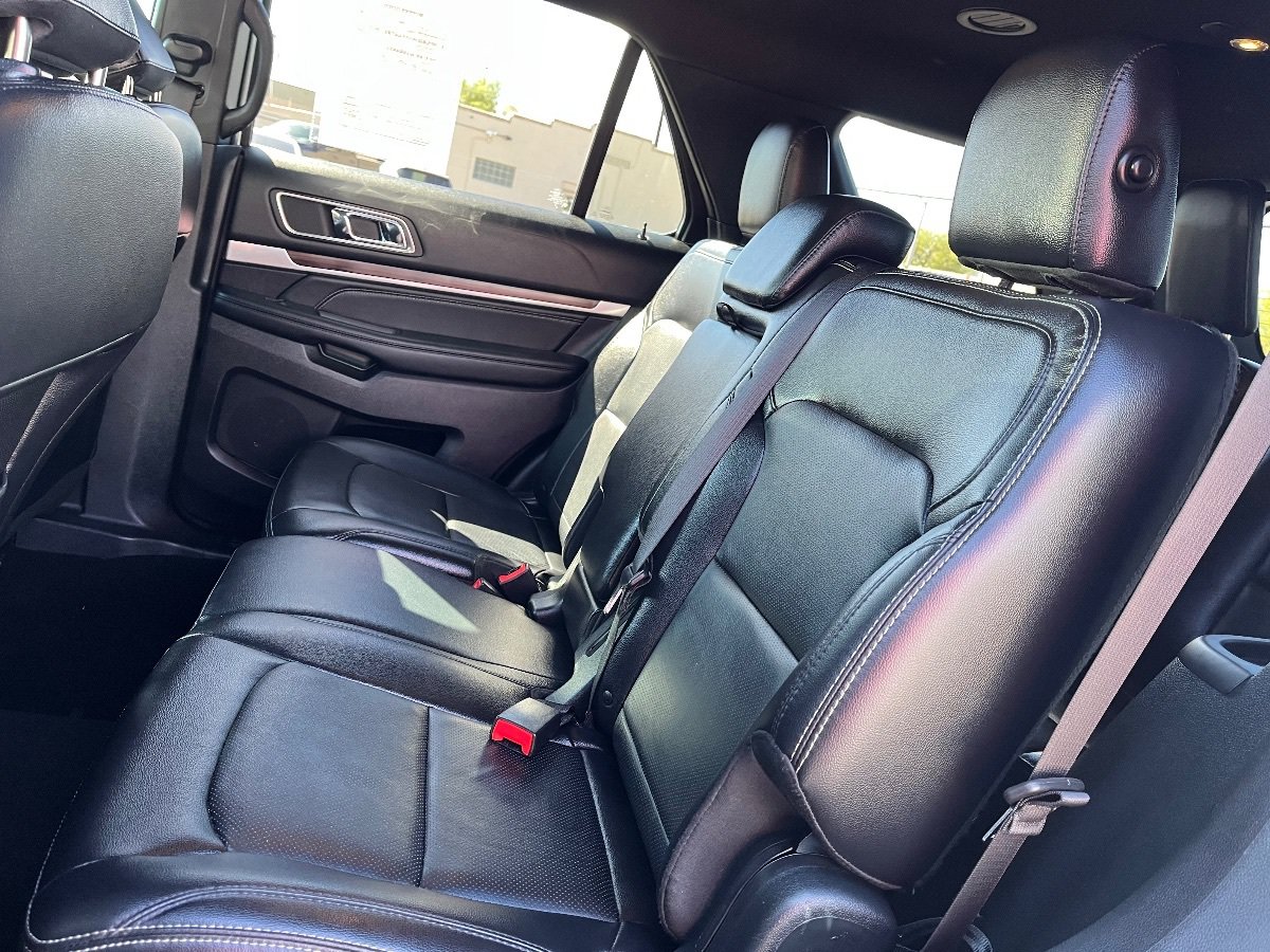 Used 2019 Ford Explorer Limited w/ Class III Trailer Tow Package FWD image 29