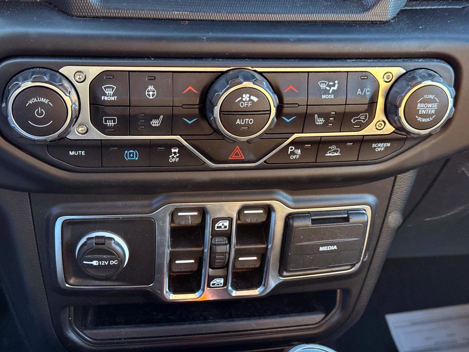 Used 2023 Jeep Wrangler Unlimited Sahara w/ Cold Weather Group image 21