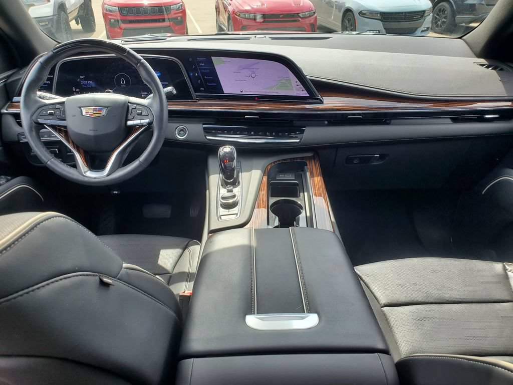 Used 2024 Cadillac Escalade Premium Luxury w/ Performance Package AWD/4WD image 14