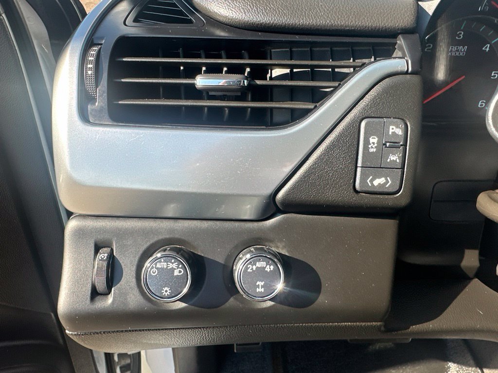 Used 2019 Chevrolet Suburban LT AWD/4WD image 12