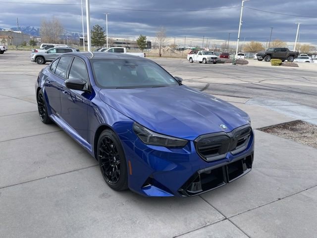 Used 2025 BMW M5 w/ Carbon Package image 7