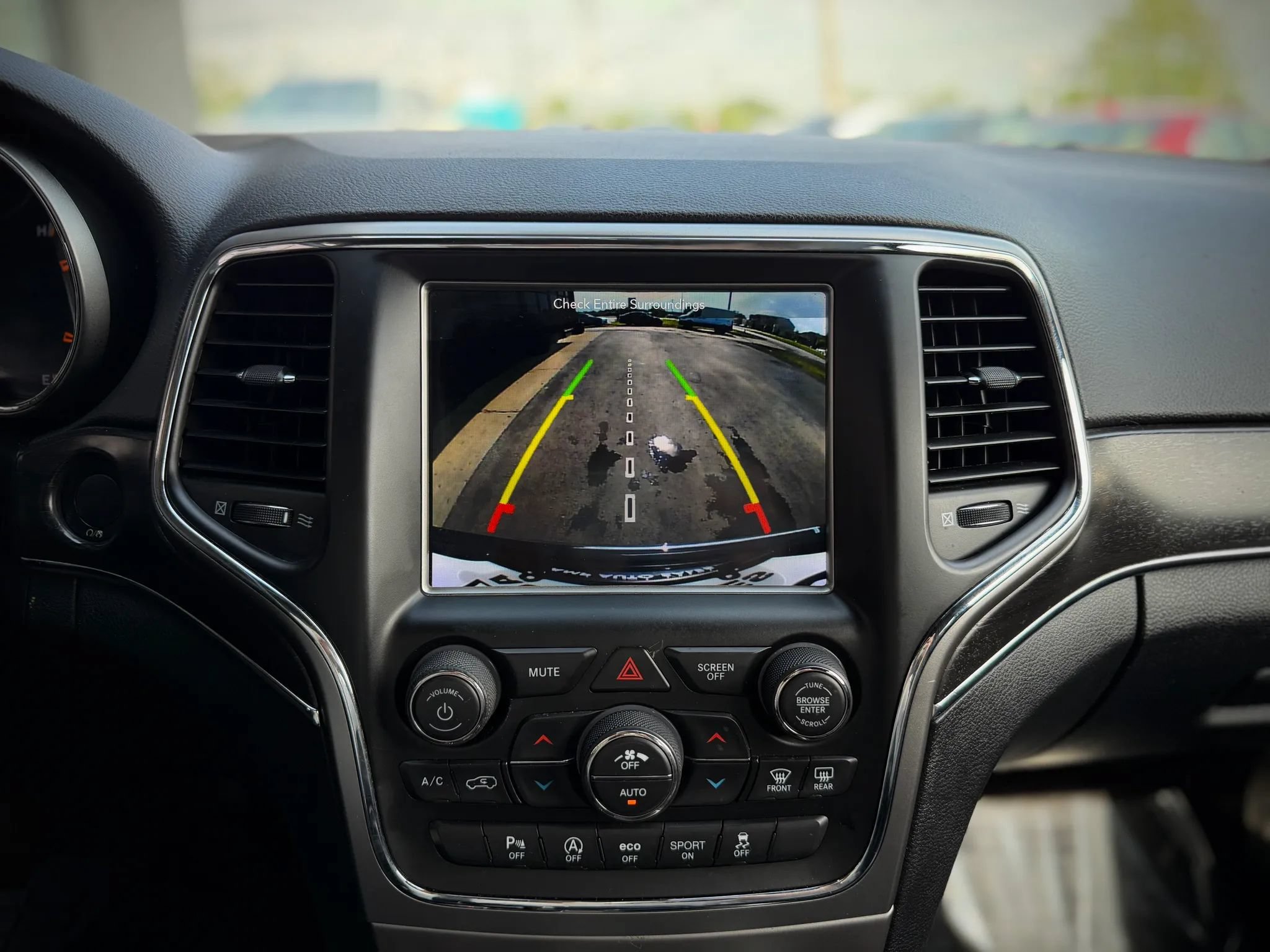 Used 2018 Jeep Grand Cherokee Limited AWD/4WD image 13