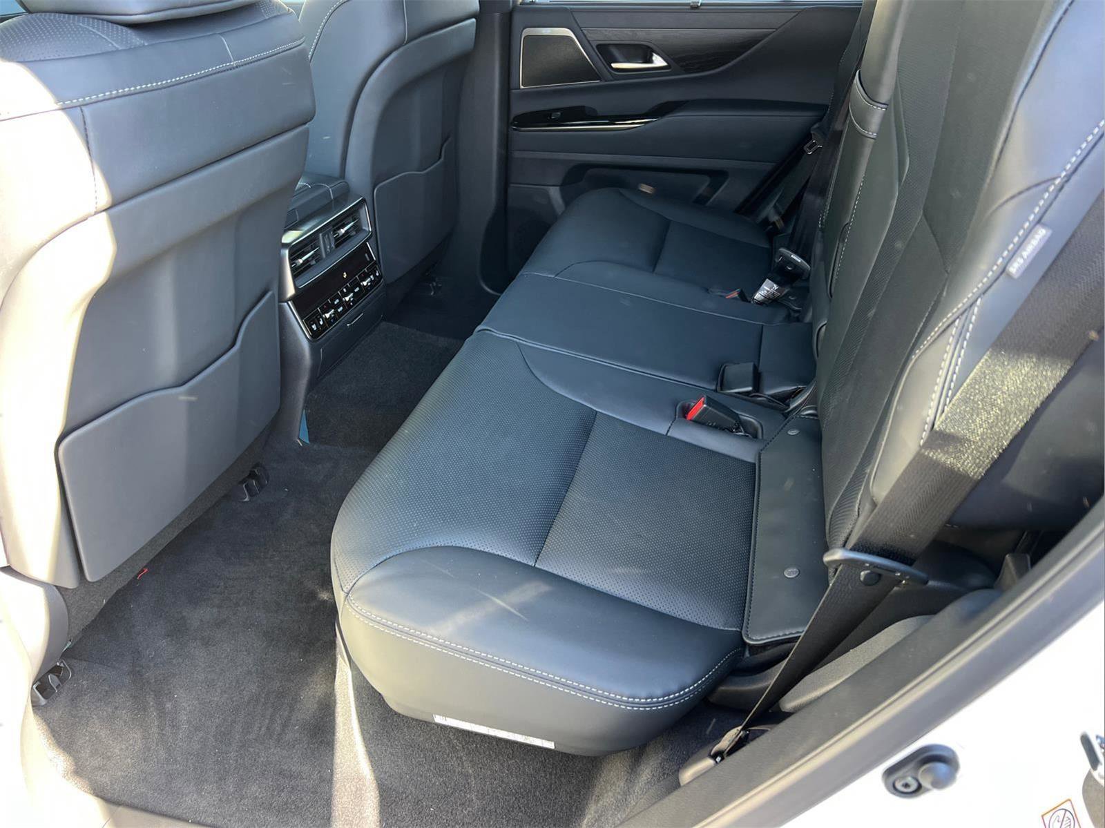 New 2026 Lexus LX 700h Luxury image 15