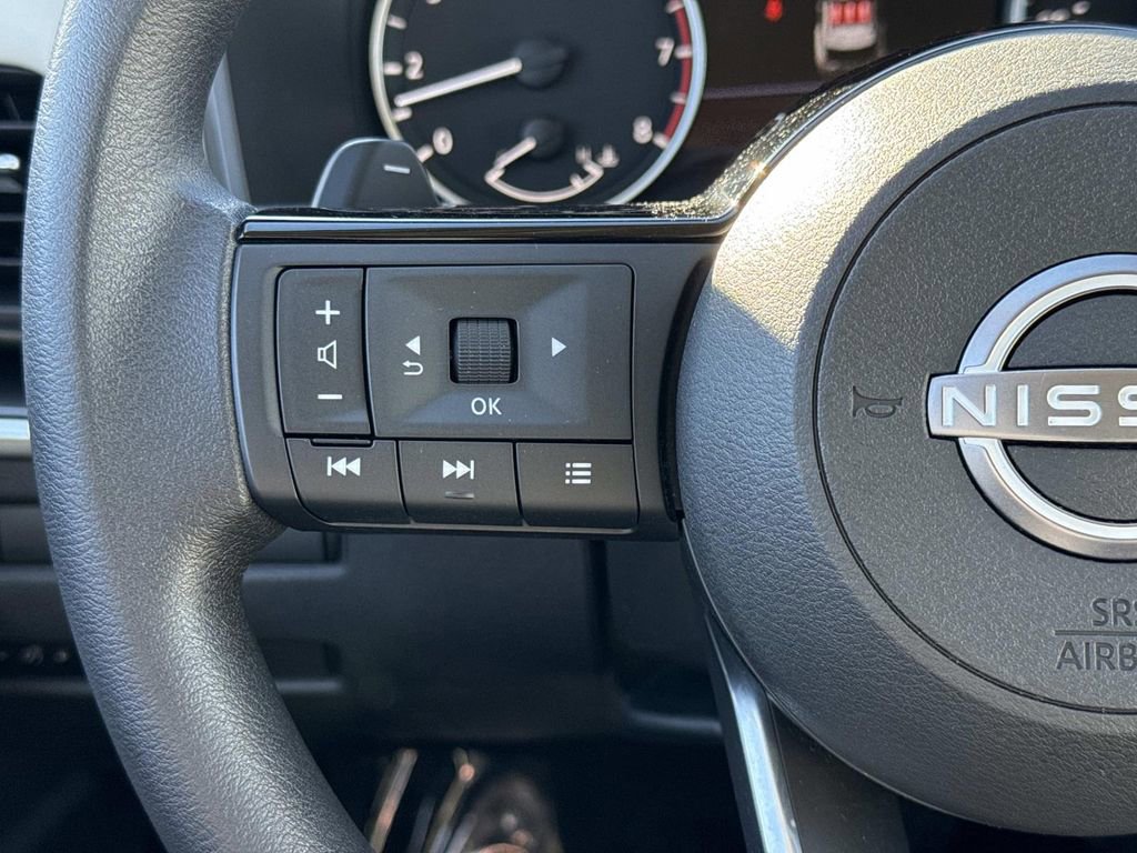 Used 2023 Nissan Rogue SV AWD/4WD image 9