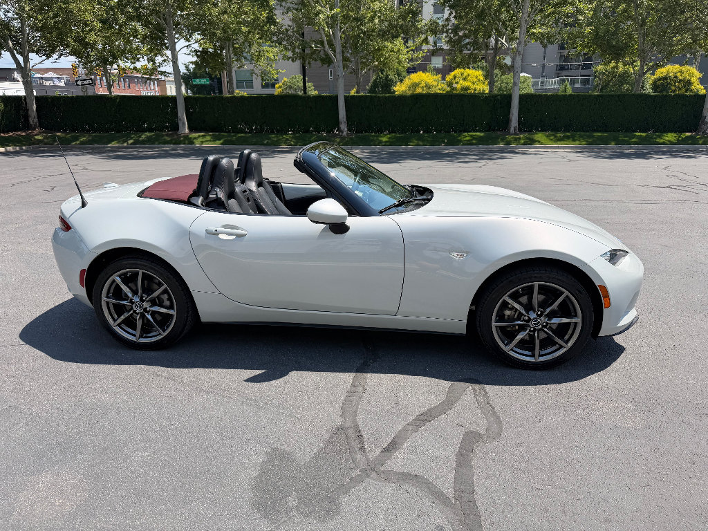 Used 2018 MAZDA MX-5 Miata Grand Touring RWD image 6
