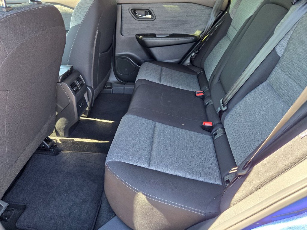 Certified 2023 Nissan Rogue SV FWD image 13
