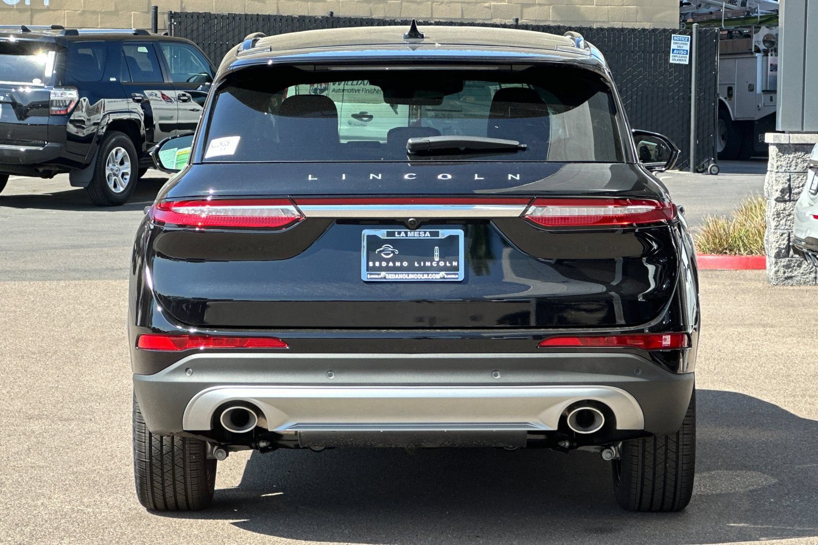New 2025 Lincoln Corsair Reserve w/ Equipment Group 202A FWD image 4