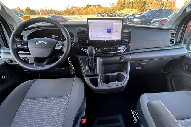 Used 2023 Ford Transit 350 XLT image 7