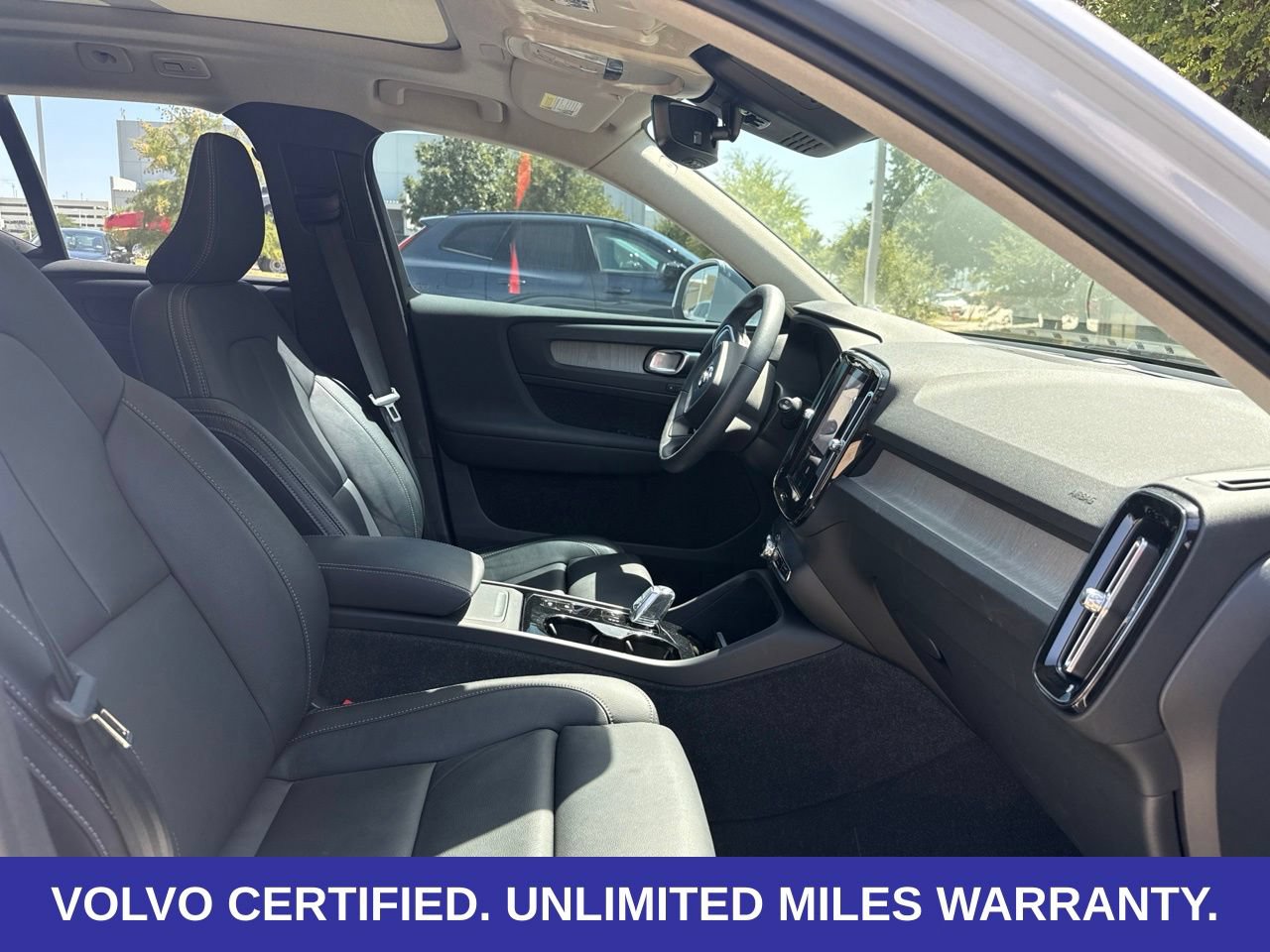 Certified 2024 Volvo XC40 B5 Ultimate w/ Protection Package Premier AWD/4WD image 9