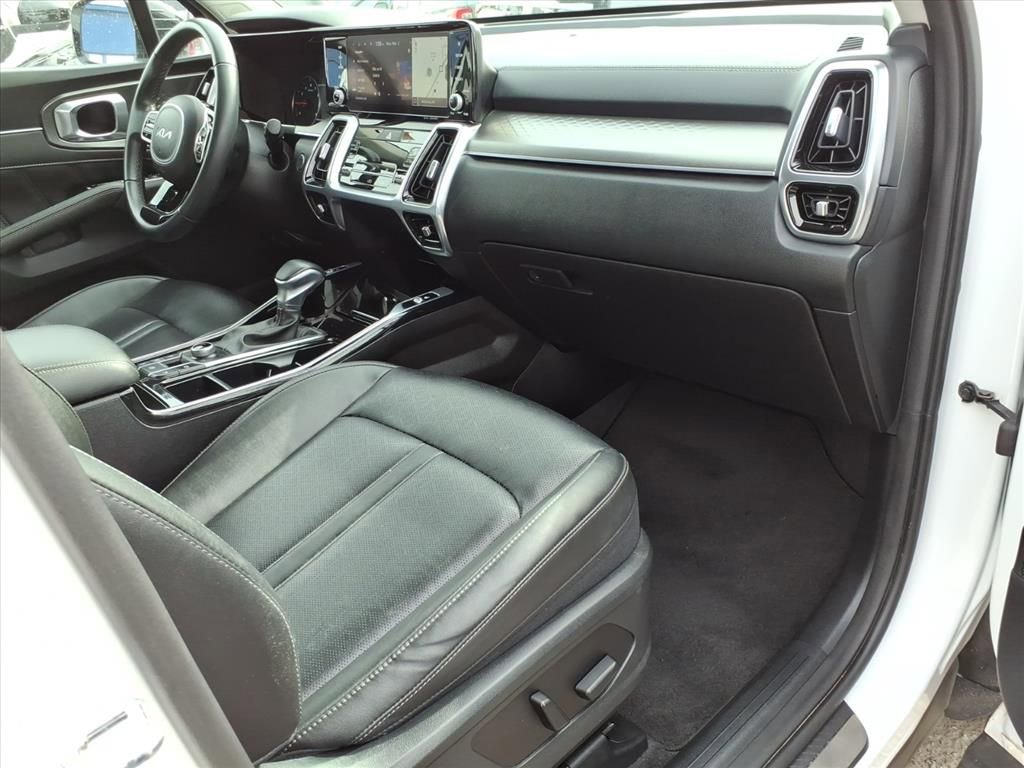 Used 2022 Kia Sorento SX image 9