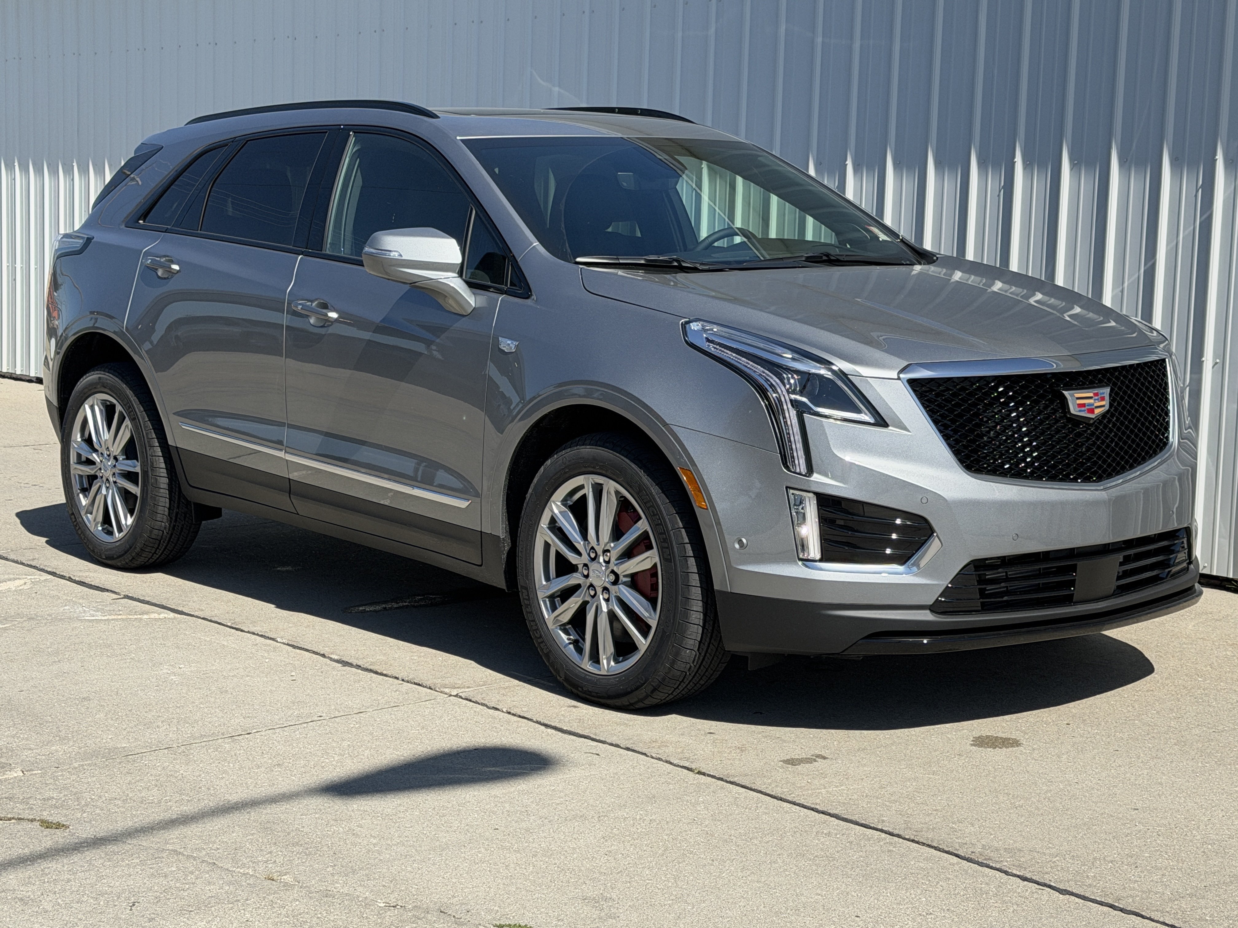 New 2026 Cadillac XT5 Sportv w/ LPO, Floor Liner Package AWD/4WD image 2