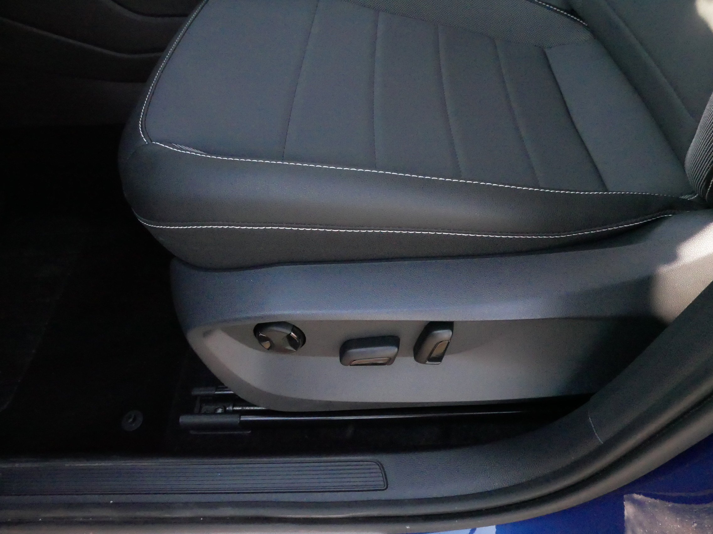 Used 2024 Volkswagen Taos SE w/ Panoramic Sunroof Package image 20