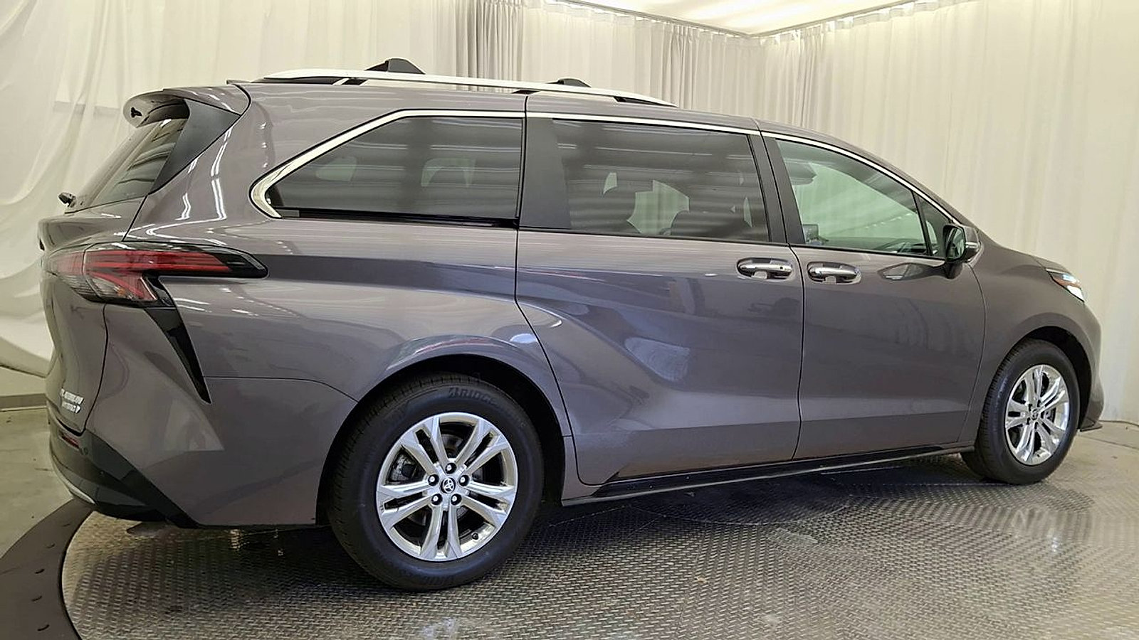 Certified 2023 Toyota Sienna Platinum AWD/4WD image 3