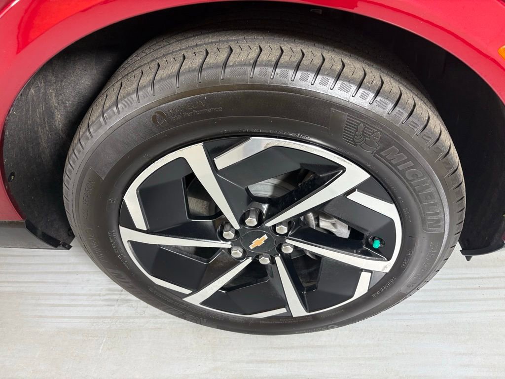 Used 2025 Chevrolet Equinox EV LT w/ Convenience Package image 13