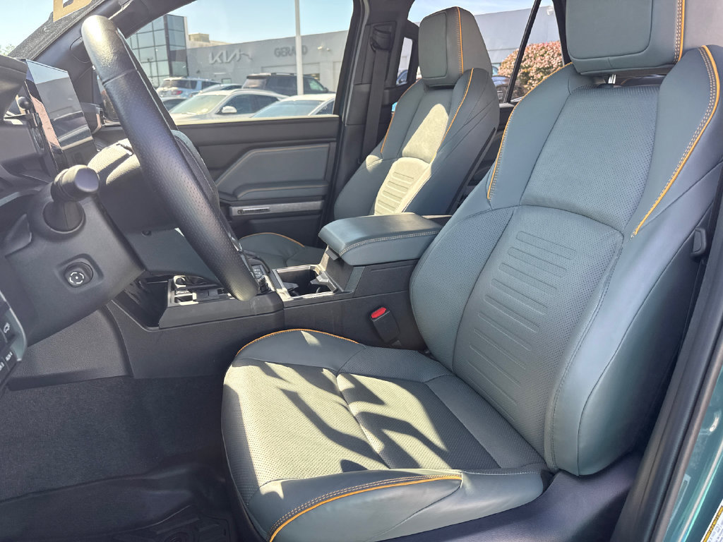 Used 2025 Toyota 4Runner Trailhunter AWD/4WD image 14