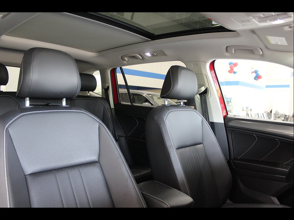 Used 2022 Volkswagen Tiguan SE AWD/4WD image 24