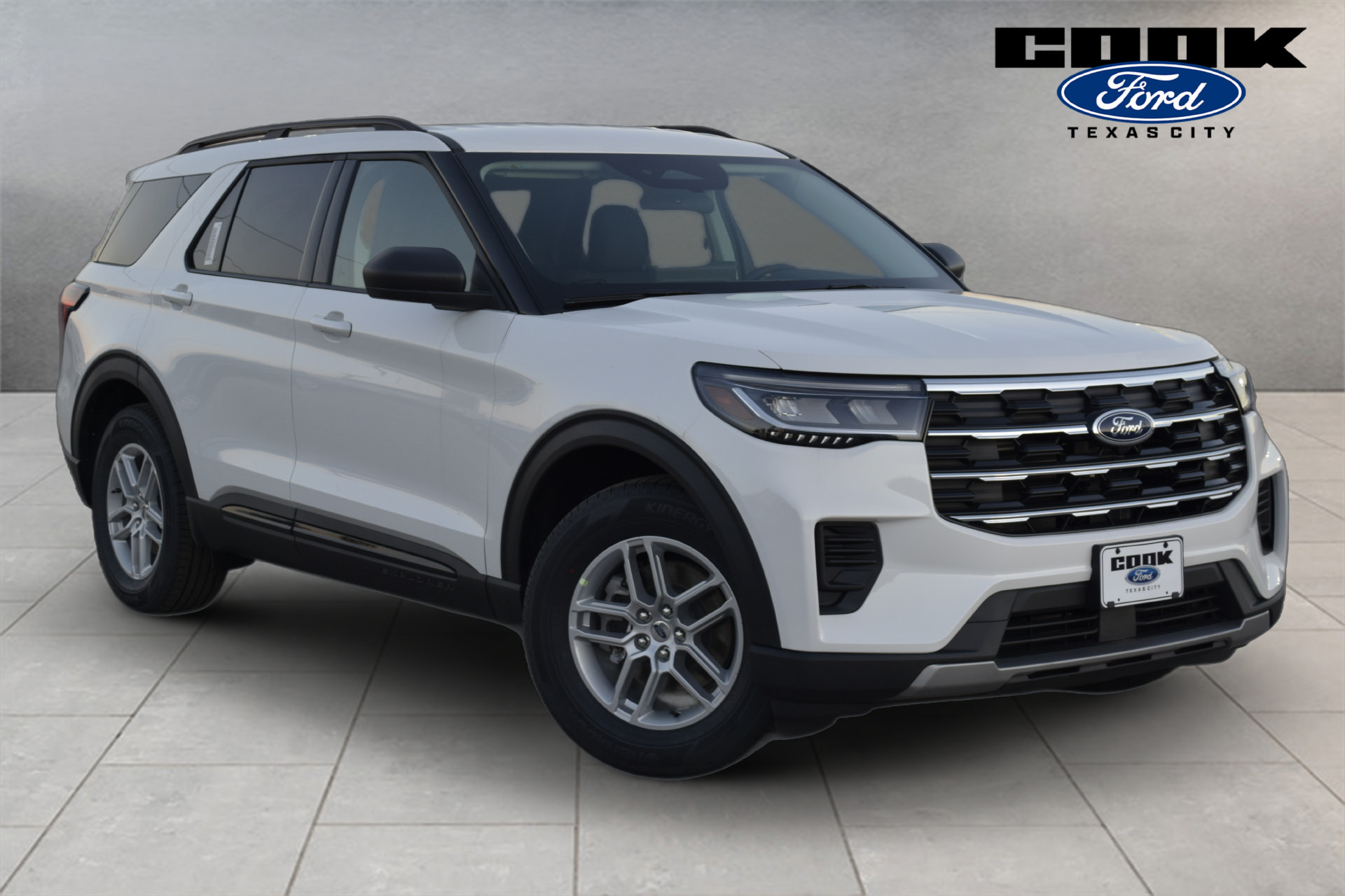 New 2026 Ford Explorer Active RWD image 3