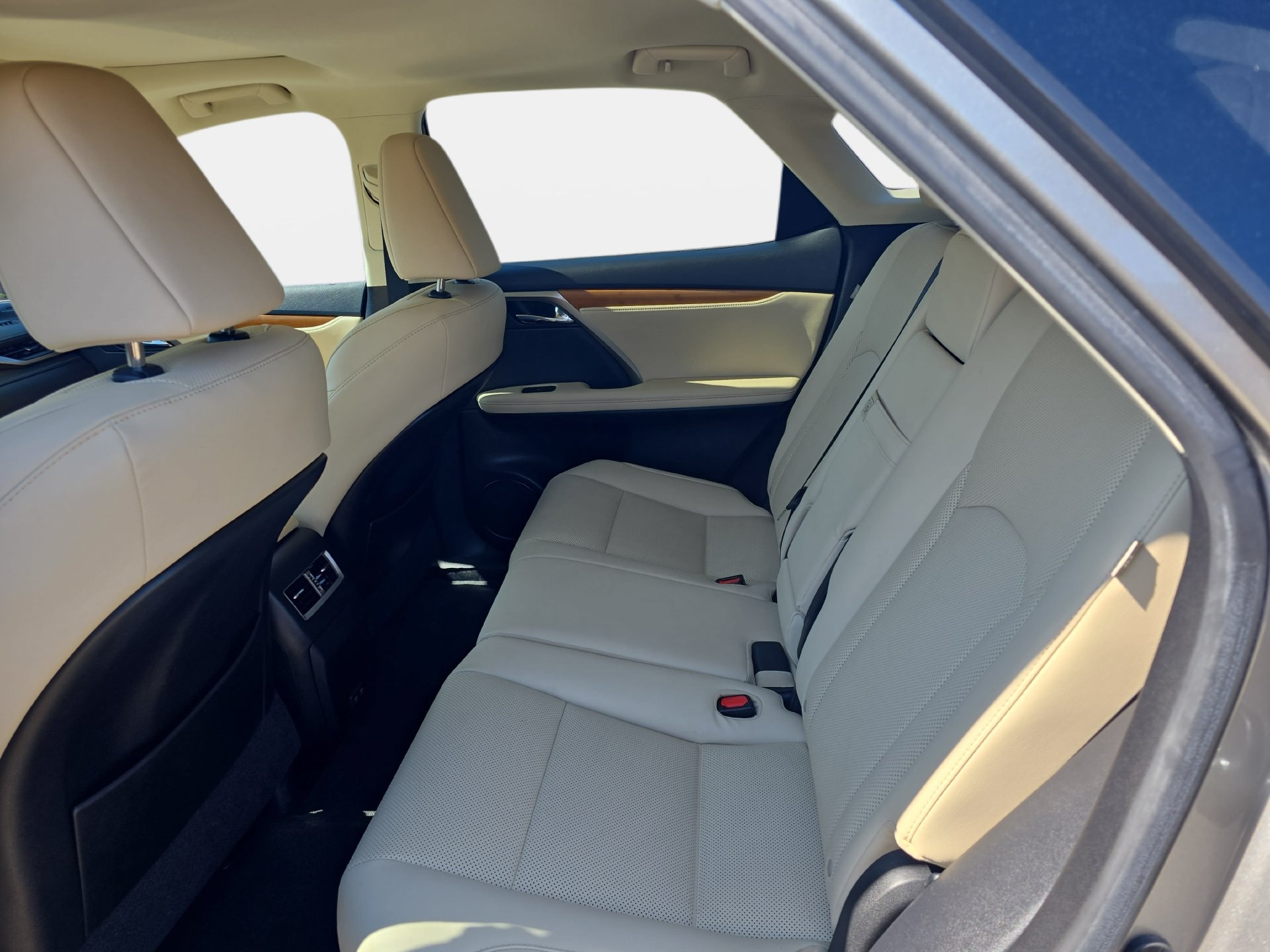Used 2022 Lexus RX 450h AWD w/ Premium Package image 14