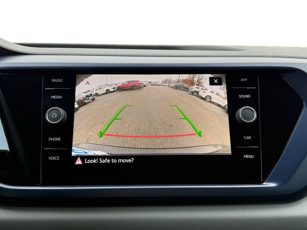 Used 2022 Volkswagen Taos SE image 15