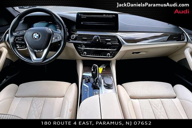 Used 2021 BMW 530e xDrive w/ Premium Package AWD/4WD image 13