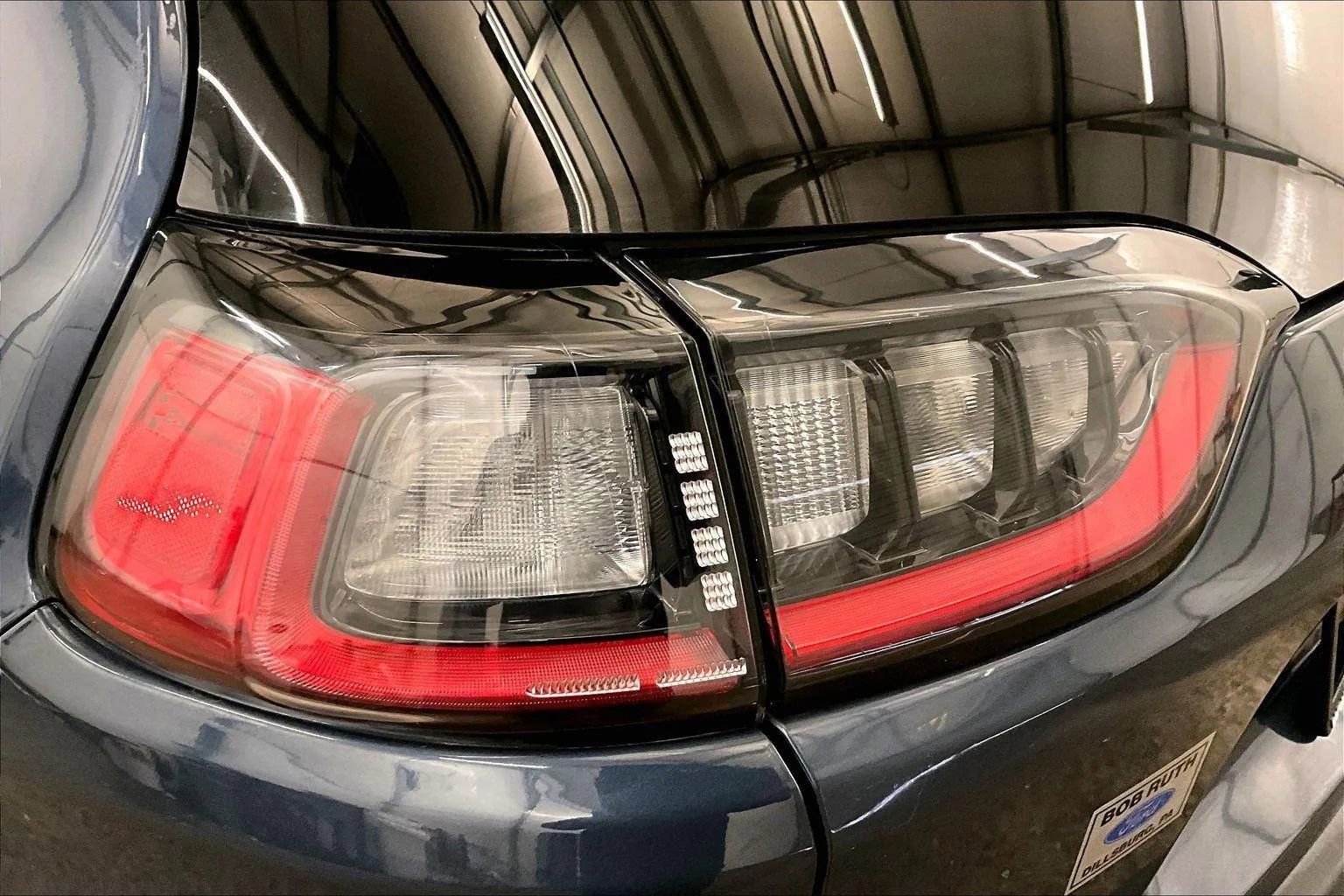 Used 2020 Jeep Cherokee Latitude Plus image 28