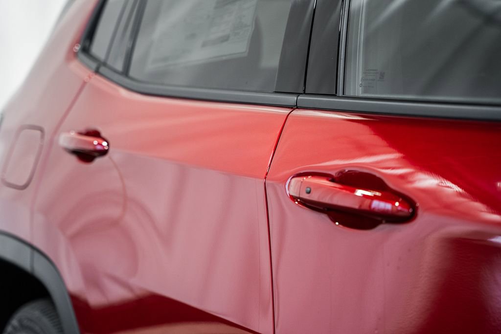 New 2026 Jeep Compass Latitude image 13