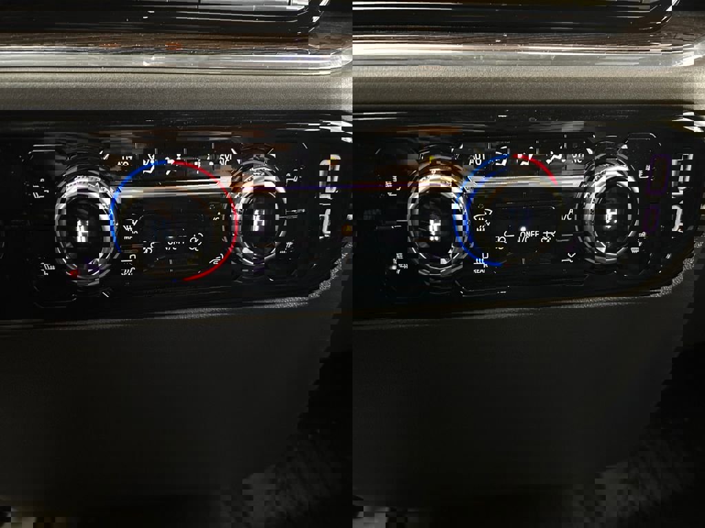 Used 2024 GMC Sierra 1500 Elevation AWD/4WD image 30