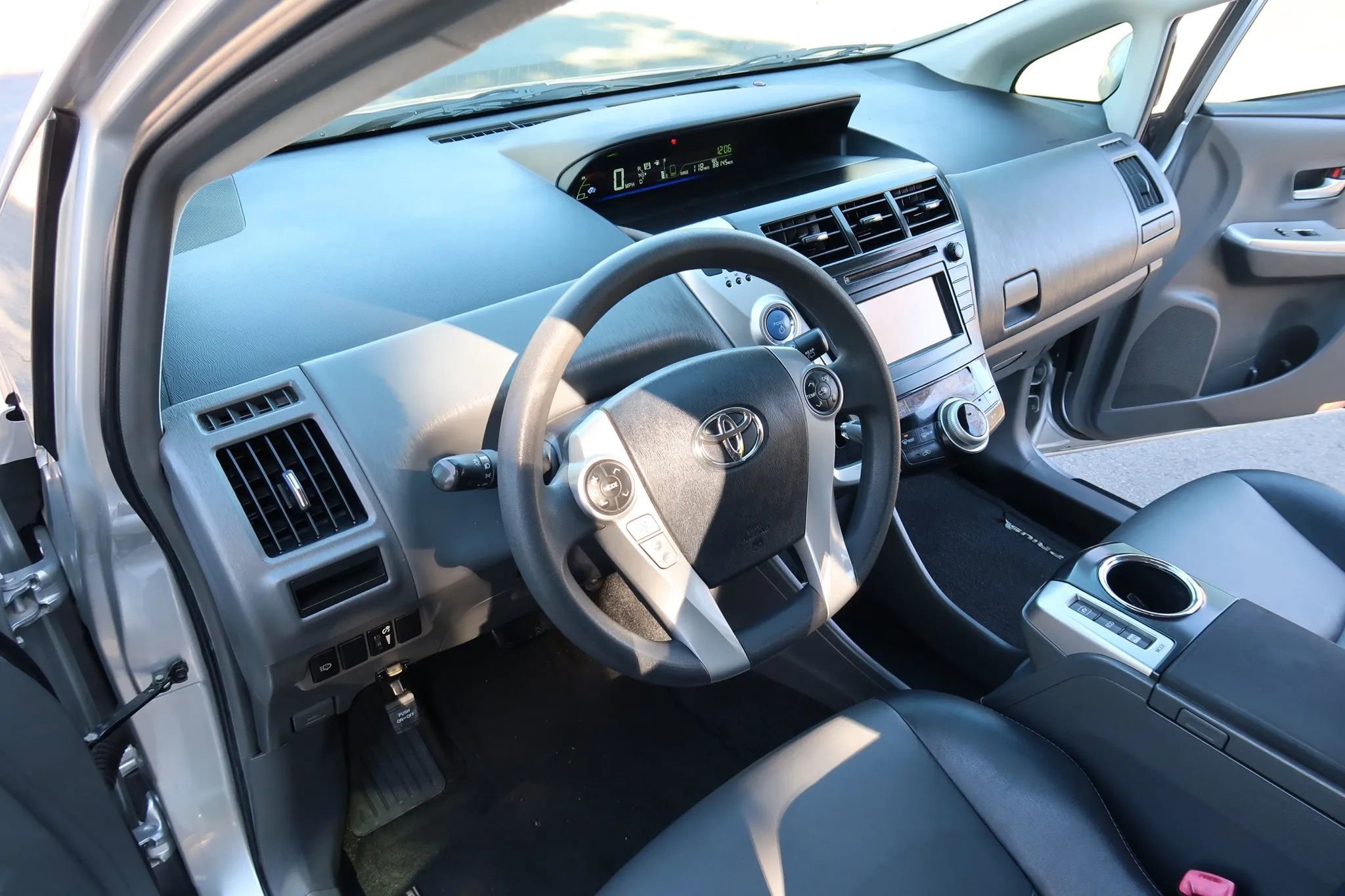 Used 2012 Toyota Prius V Five w/ Preferred Accessory Pkg FWD image 14