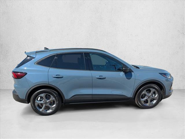 Used 2025 Ford Escape ST-Line w/ Equipment Group 301A image 4