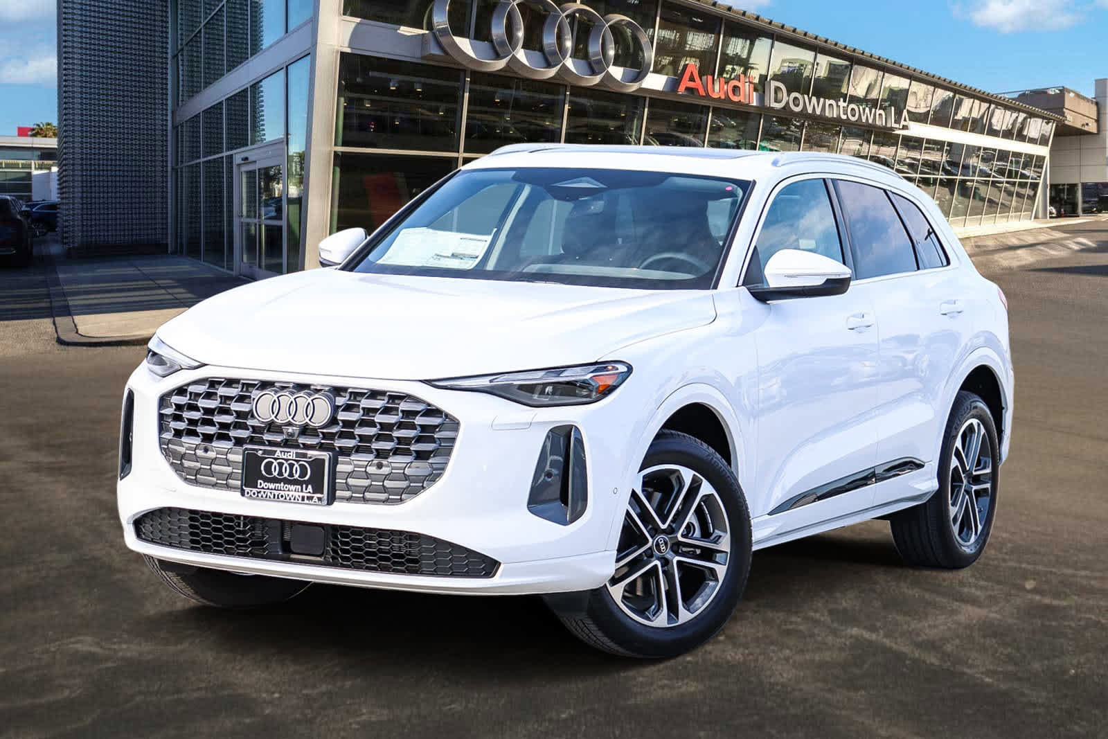 New 2025 Audi Q5 Premium image 1